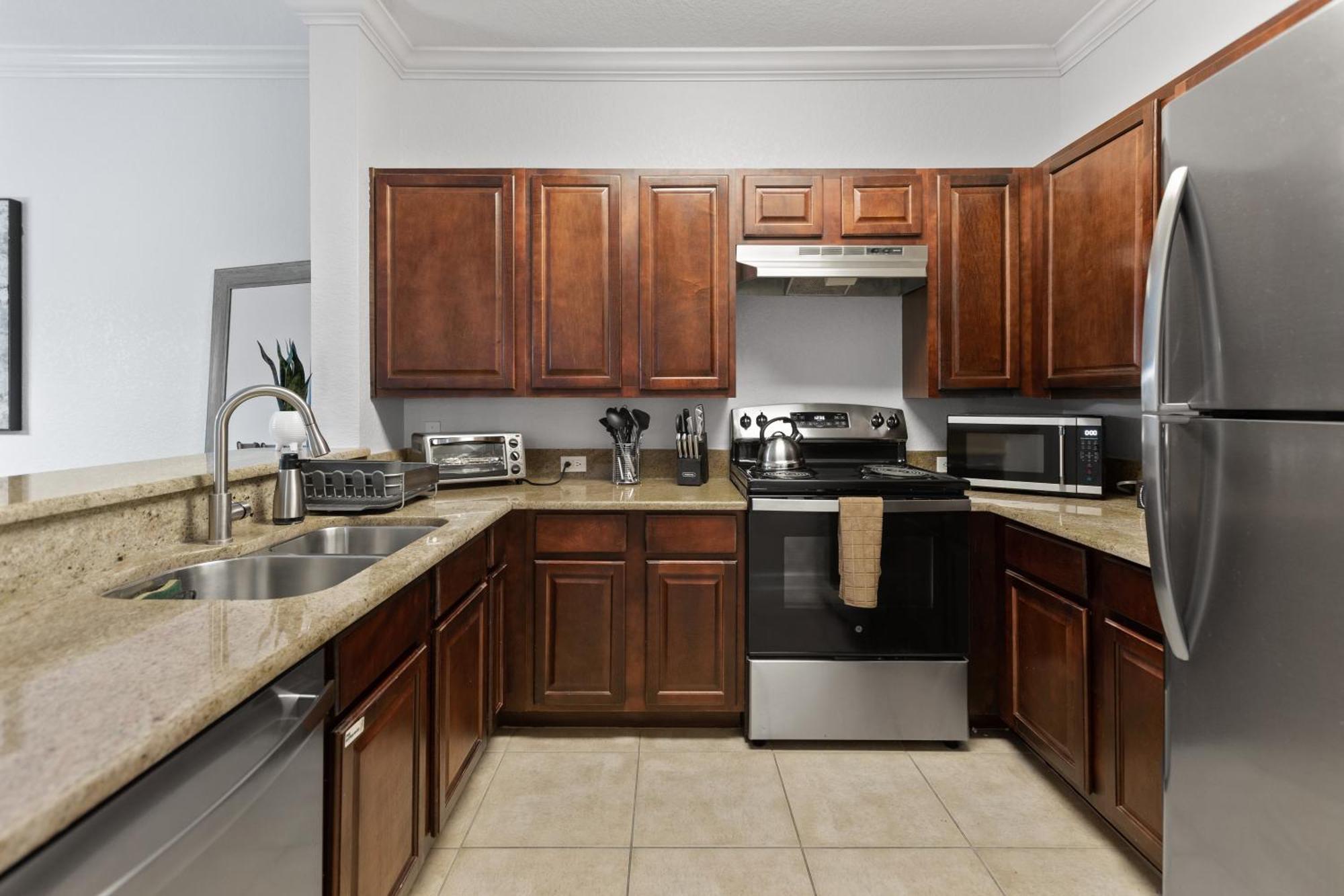 Apartment Near W/ Pool-3br/2ba-spacious & Cozy