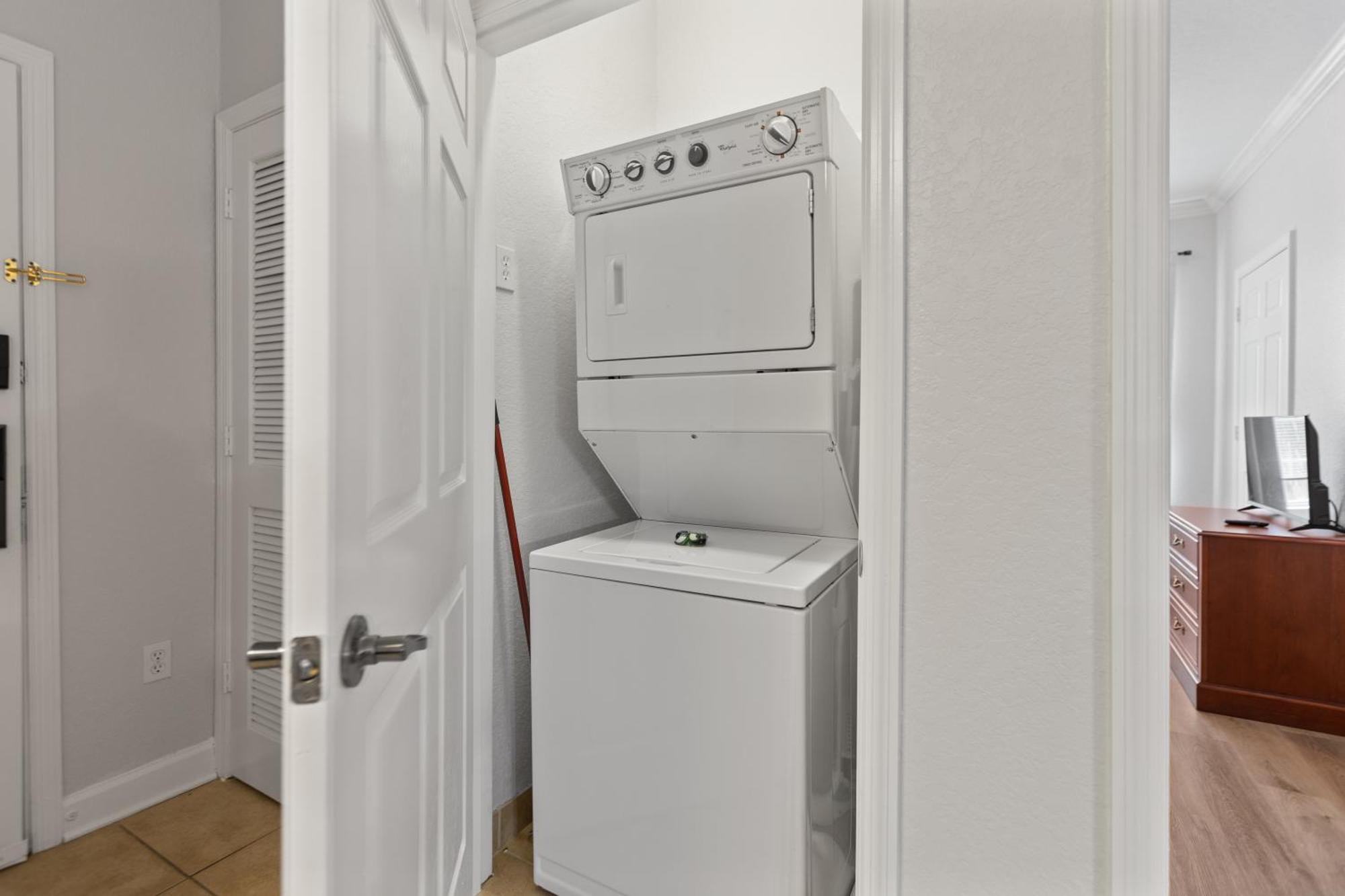 Apartment Near W/ Pool-3br/2ba-spacious & Cozy Davenport