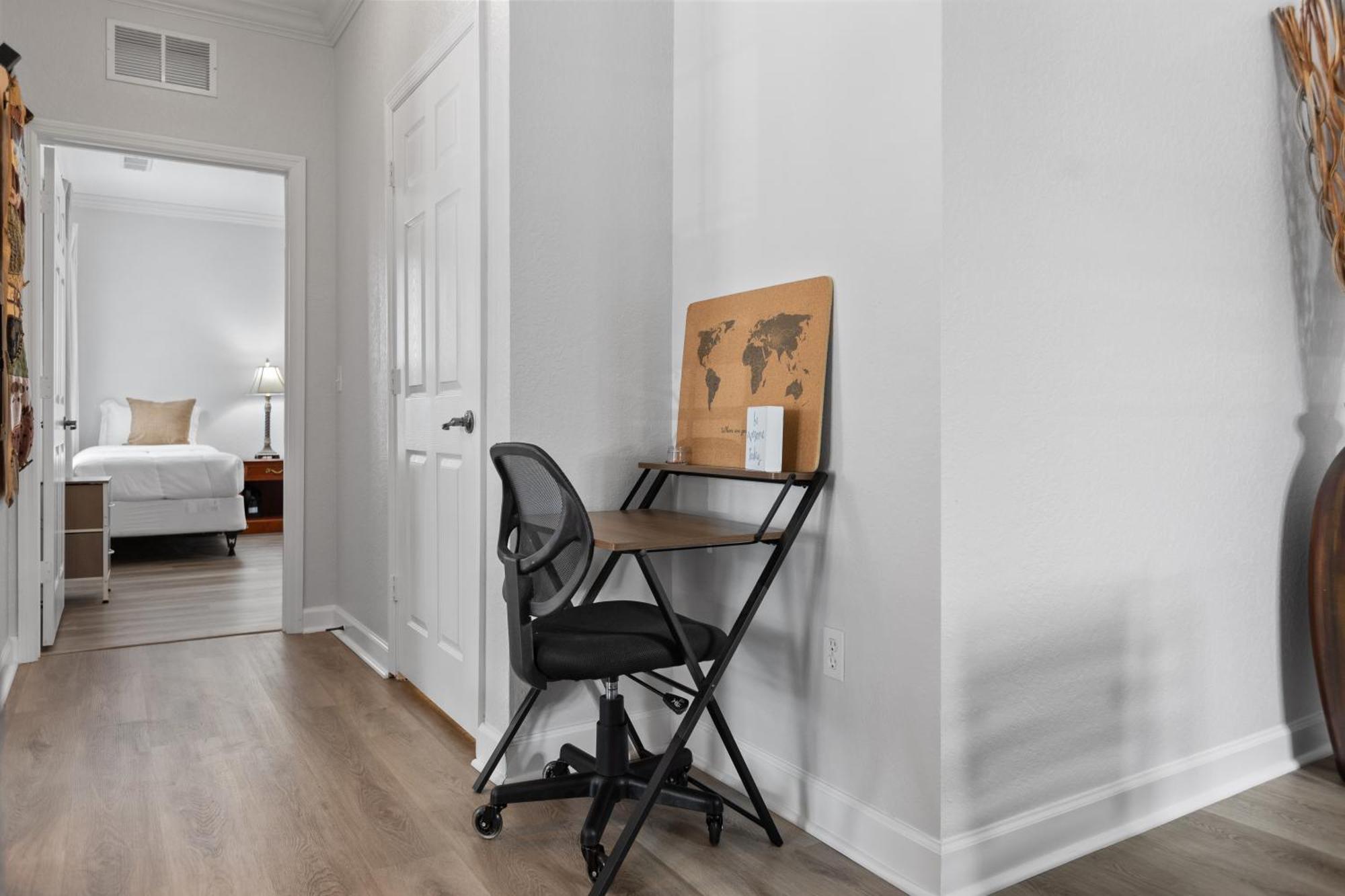 Near W/ Pool-3br/2ba-spacious & Cozy