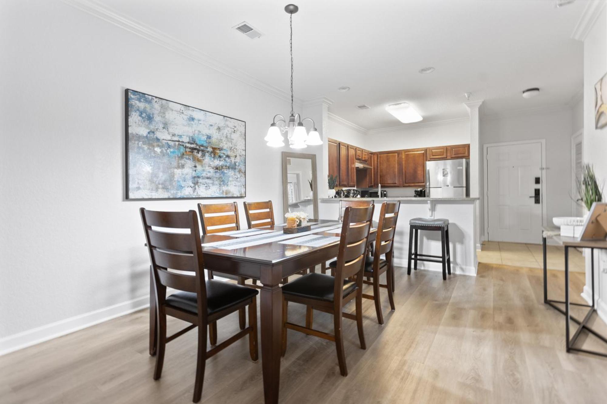Near W/ Pool-3br/2ba-spacious & Cozy Apartment Davenport