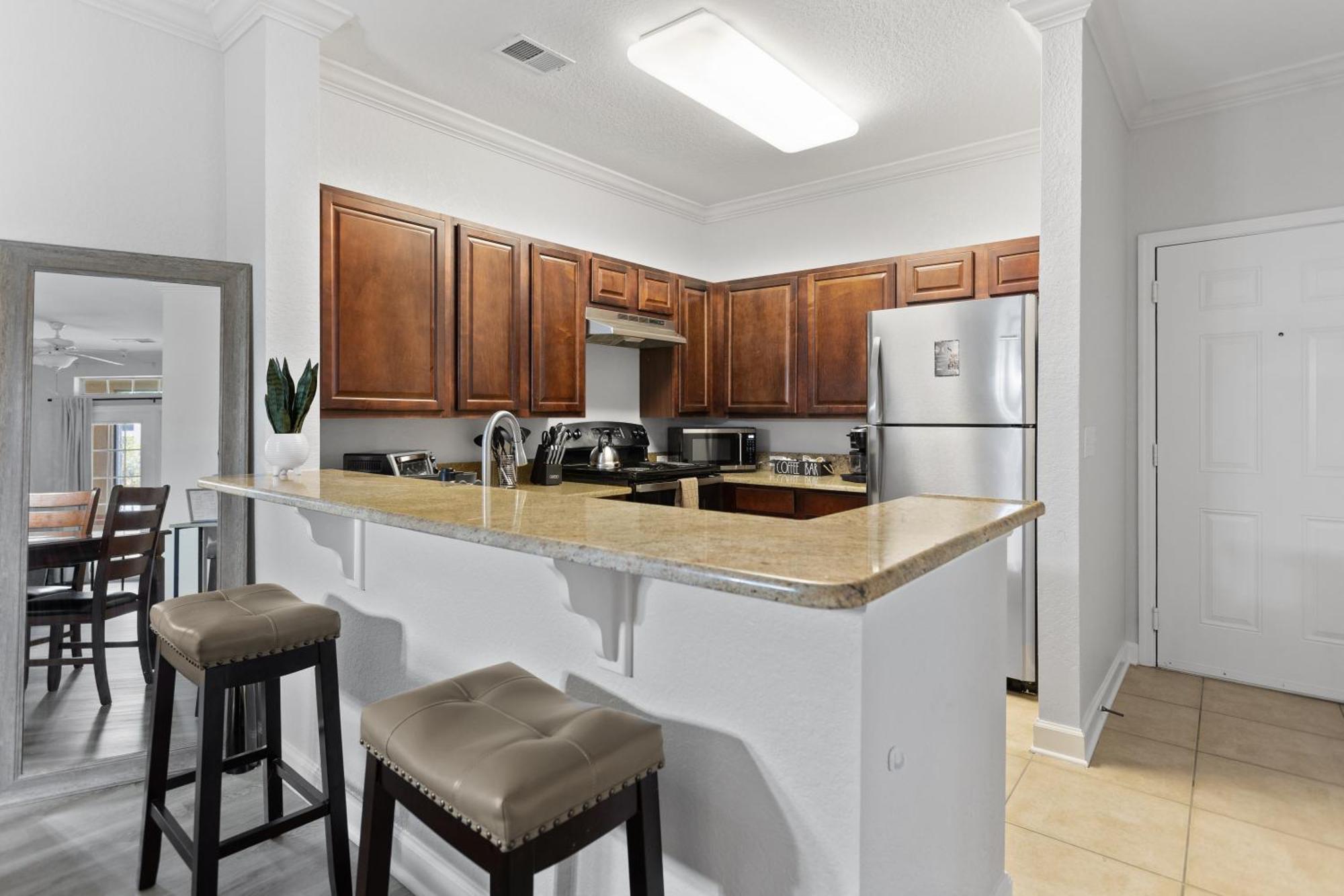 Near W/ Pool-3br/2ba-spacious & Cozy Apartment *