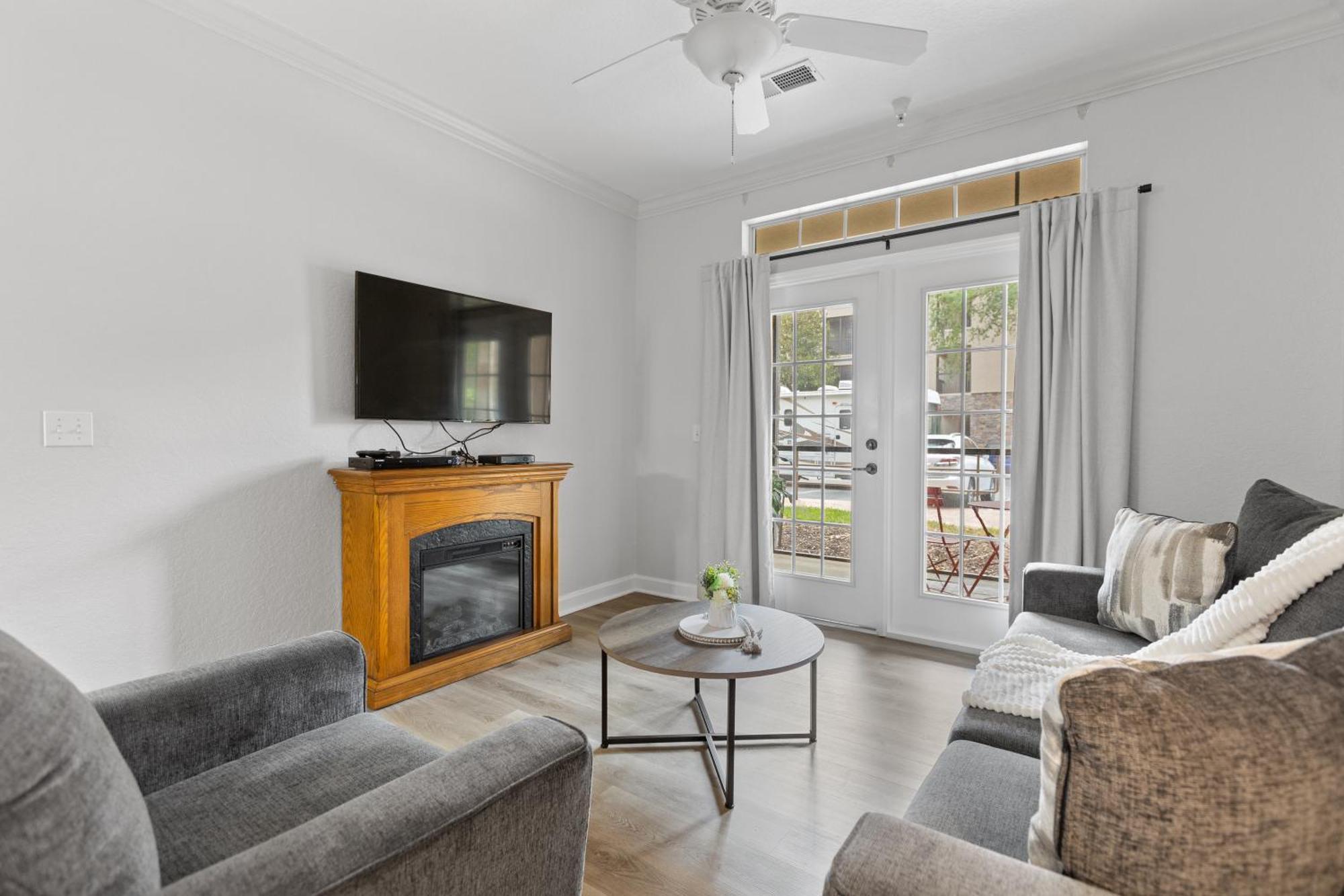 Near W/ Pool-3br/2ba-spacious & Cozy * Davenport